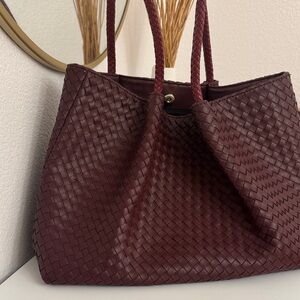 Elegant Lulu Dharma Burgundy Woven Tote Bag